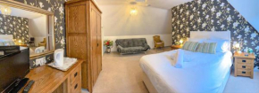Springfields - Annex with two double bedrooms in a rural British village